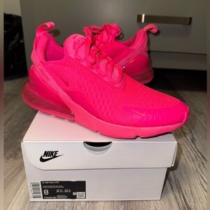 Nike Air Max 270 in Hyper Pink and White